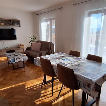 Apartments Valiza III Large Apartment - 3 Bedrooms And Parking Space I Apartments Valiza IV Senj  Exterior foto
