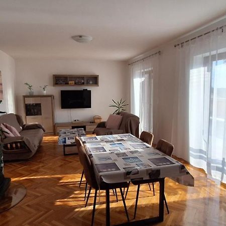Apartments Valiza III Large Apartment - 3 Bedrooms And Parking Space I Apartments Valiza IV Senj  Exterior foto